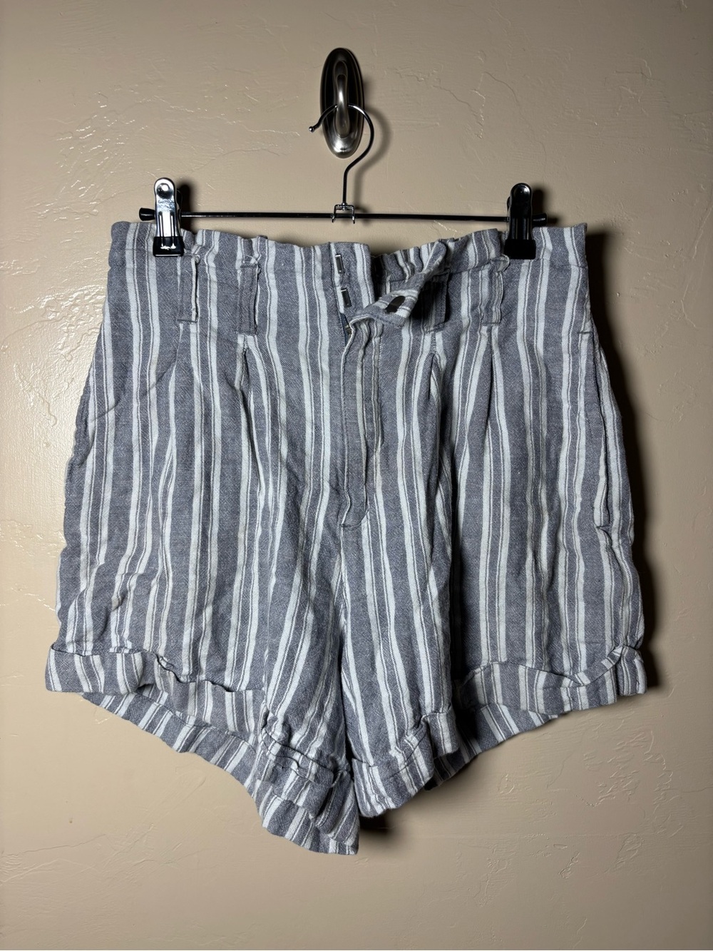 Abercrombie & Fitch Gray and White Striped Linen-Blend Shorts
